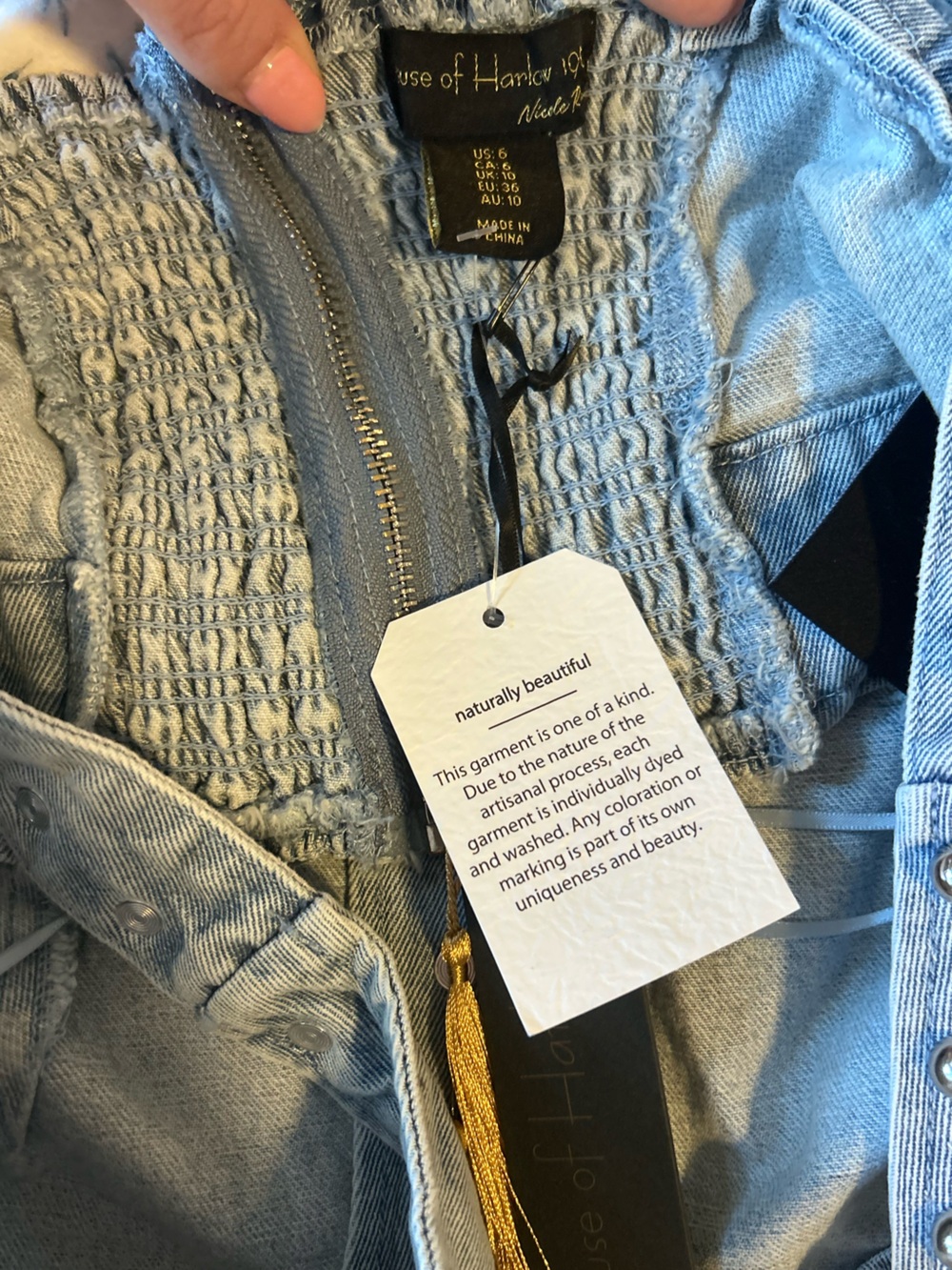 House of Harlow 1960 Light Blue Denim Studded V-Neck Crop Top - Picture 4 of 4